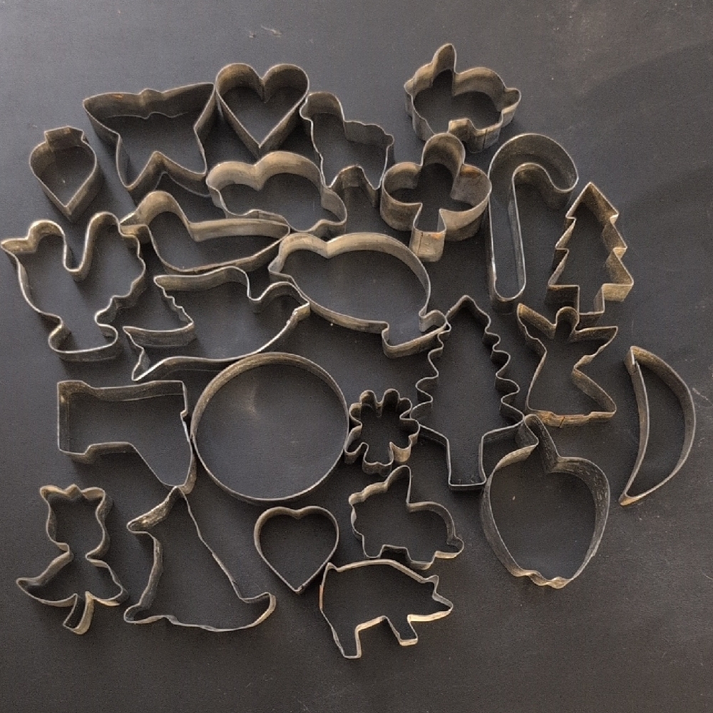 Vintage Cookie Cutter Lot Of 25